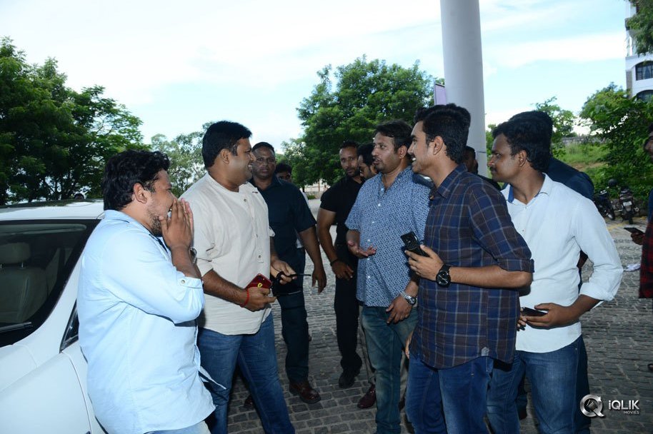 Mahnubhavudu-Movie-2nd-Song-Launch-At-Vignan-College